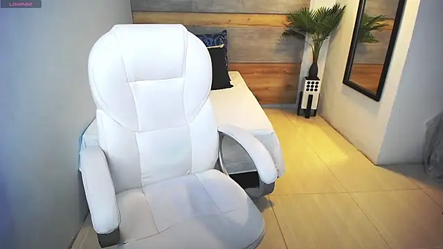 Snapshot of liseth_fox chatting on 03/05/25, 10:21 liseth fox online show from 03/05/25, 10:21