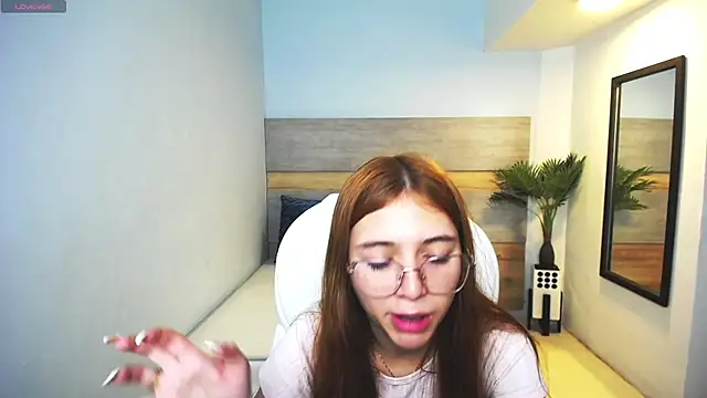 Snapshot of liseth_fox chatting on 03/14/25, 07:55 liseth fox online show from 03/14/25, 07:55