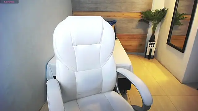 Snapshot of liseth_fox chatting on 03/14/25, 11:00 liseth fox online show from 03/14/25, 11:00