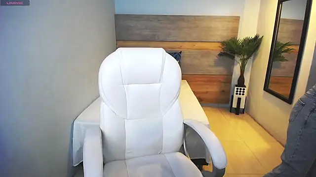 Snapshot of liseth_fox chatting on 03/16/25, 01:38 liseth fox online show from 03/16/25, 01:38