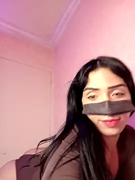 Snapshot of ---sophia--- chatting on 04/05/26, 10:23 ---sophia--- online show from 04/05/26, 10:23