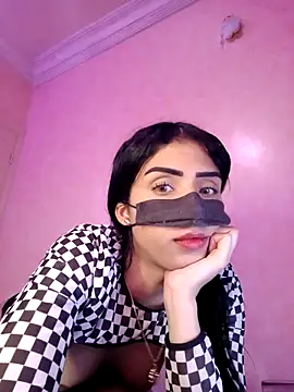 Snapshot of ---sophia--- chatting on 04/12/26, 11:04 ---sophia--- online show from 04/12/26, 11:04