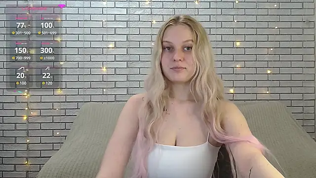 Snapshot of EmiliaDuchess chatting on 12/12/24, 01:39 EmiliaDuchess online show from 12/12/24, 01:39