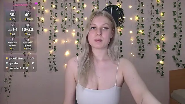 Snapshot of EmiliaDuchess chatting on 03/06/25, 01:03 EmiliaDuchess online show from 03/06/25, 01:03