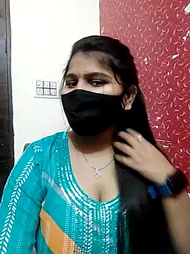 Snapshot of Hotty-simran chatting on 03/01/25, 04:37 Hotty-simran online show from 03/01/25, 04:37