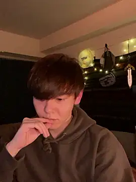 Snapshot of poketkuma chatting on 02/27/26, 12:05 poketkuma online show from 02/27/26, 12:05