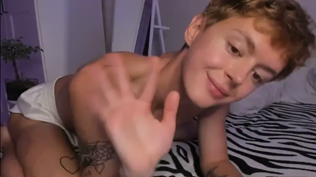 agelandreww online show from 10/26/25, 09:21