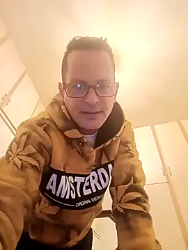 Snapshot of SperMaster_dom chatting on 11/05/25, 01:27 SperMaster dom online show from 11/05/25, 01:27