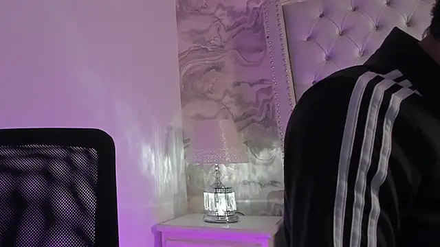 Snapshot of Kev_jenner chatting on 01/18/25, 02:58 Kev jenner online show from 01/18/25, 02:58