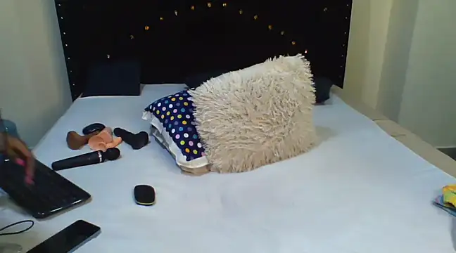 Snapshot of Sure_love_1 chatting on 02/27/25, 02:32 Sure love 1 online show from 02/27/25, 02:32