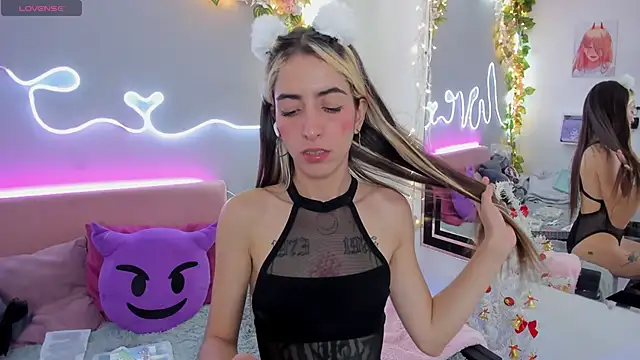 Snapshot of YouliteSllut2 chatting on 12/07/24, 10:39 YouliteSllut2 online show from 12/07/24, 10:39