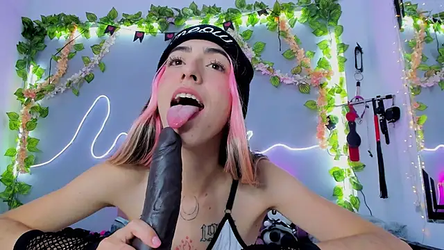 Snapshot of YouliteSllut2 chatting on 01/23/25, 02:55 YouliteSllut2 online show from 01/23/25, 02:55