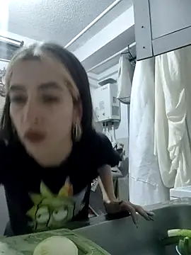 Snapshot of YouliteSllut2 chatting on 03/07/25, 01:42 YouliteSllut2 online show from 03/07/25, 01:42