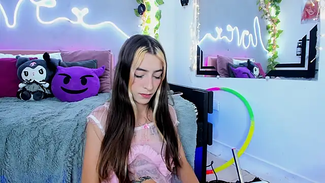 Snapshot of YouliteSllut2 chatting on 03/11/25, 12:22 YouliteSllut2 online show from 03/11/25, 12:22