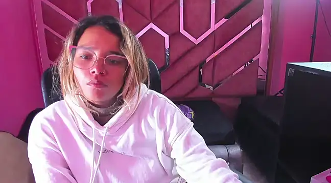 Olivia Fox69 online show from 02/03/25, 04:57