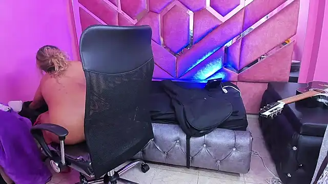 Olivia Fox69 online show from 02/18/25, 08:38