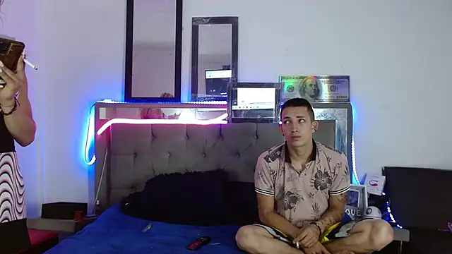 parejacaliente20154 online show from 02/10/25, 01:33