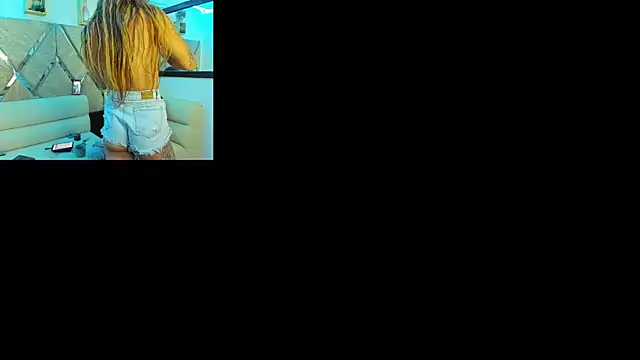 parejacaliente20154 online show from 04/27/26, 11:41