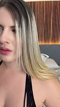 EmiilyAdams  online show from 06/04/26, 09:10