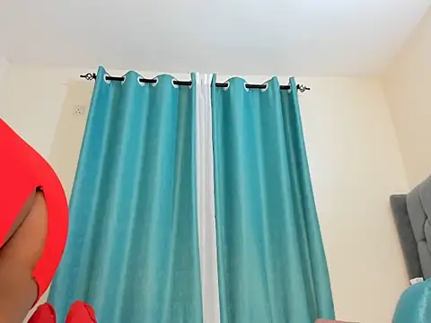 Snapshot of dolly_booty chatting on 10/08/25, 06:27 dolly booty online show from 10/08/25, 06:27