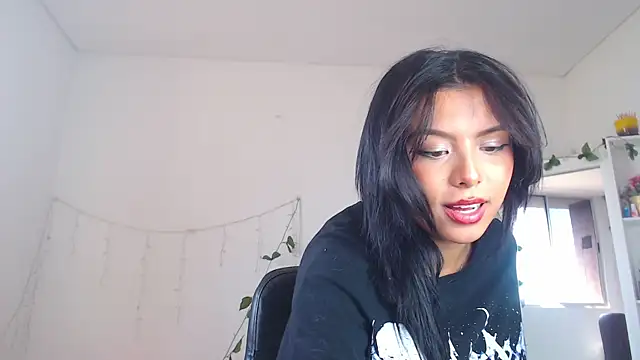 Snapshot of Keyti_Sullivan chatting on 02/19/25, 07:59 Keyti Sullivan online show from 02/19/25, 07:59