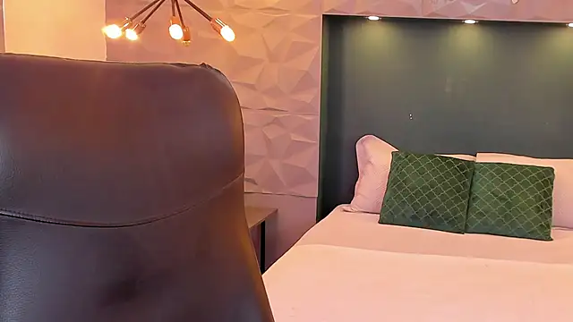 Victoria romanox online show from 03/15/25, 08:21