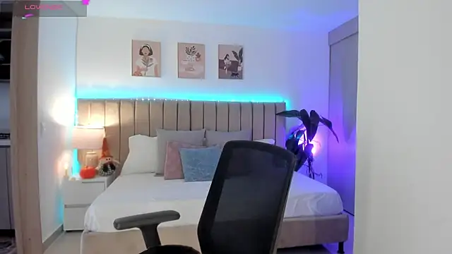 Victoria romanox online show from 10/16/25, 05:25