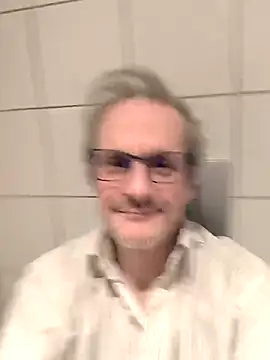 Snapshot of Zed0l1Mod chatting on 02/17/25, 02:37 Zed0l1Mod online show from 02/17/25, 02:37