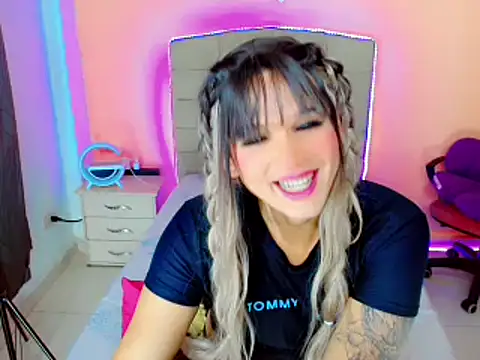 TaylorMon online show from 01/12/25, 06:06