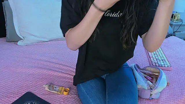 Julieta Cortes   online show from 03/15/25, 11:51