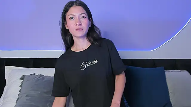 Julieta Cortes   online show from 03/22/25, 06:36