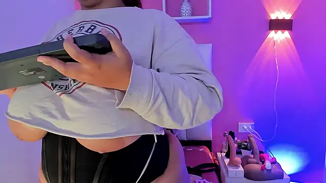 Alanna hot3 online show from 10/10/25, 07:35