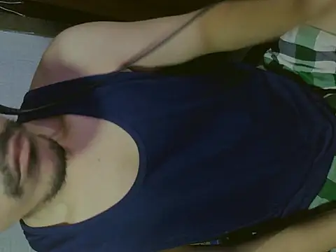 Snapshot of cloudyth1994 chatting on 09/15/25, 04:29 cloudyth1994 online show from 09/15/25, 04:29