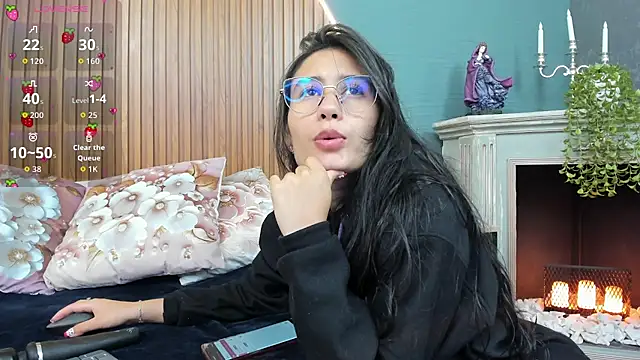 NayeCloud online show from 11/07/25, 03:39