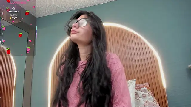 NayeCloud online show from 11/27/25, 03:41