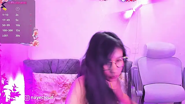 NayeCloud online show from 06/18/26, 05:08