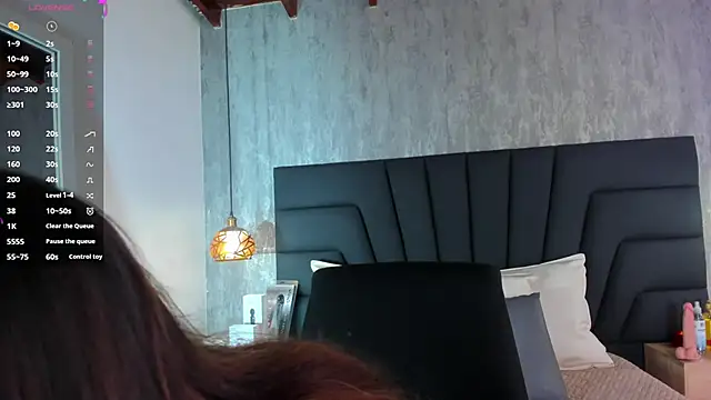 Snapshot of Sabrina_Lennox chatting on 02/21/25, 07:32 Sabrina Lennox online show from 02/21/25, 07:32