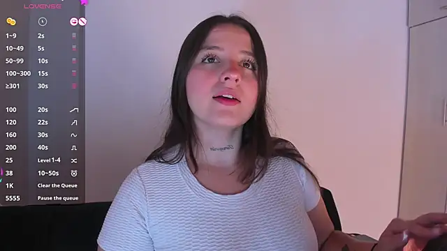 Snapshot of Sabrina_Lennox chatting on 09/09/25, 04:56 Sabrina Lennox online show from 09/09/25, 04:56