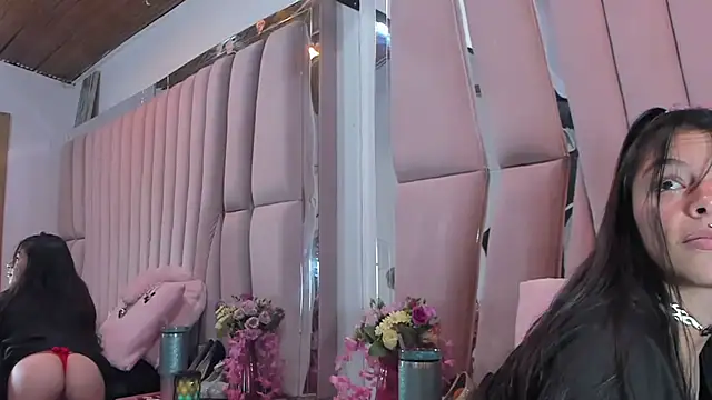 Snapshot of Sasha_Petitte chatting on 07/07/26, 03:53 Sasha Petitte online show from 07/07/26, 03:53