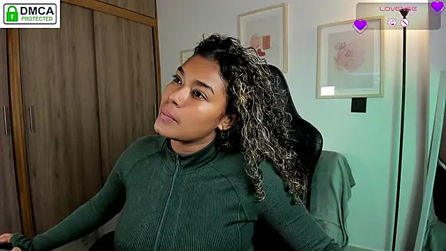 aleja montiel   online show from 11/12/25, 01:00