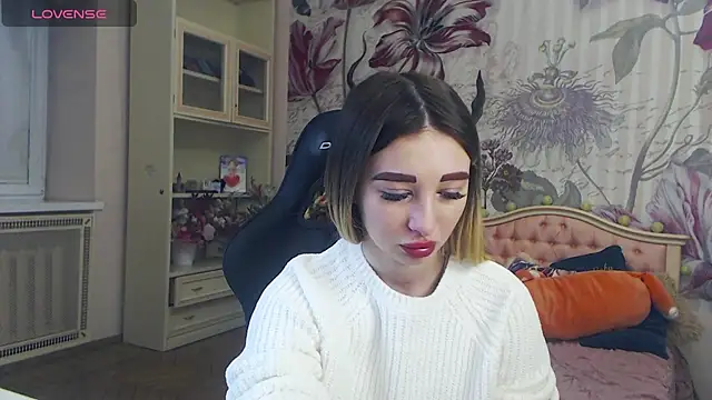 Snapshot of Viky_Love_ chatting on 12/15/24, 05:13 Viky Love online show from 12/15/24, 05:13