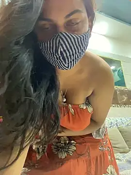 Snapshot of HaaniKaur chatting on 01/08/25, 04:44 HaaniKaur online show from 01/08/25, 04:44