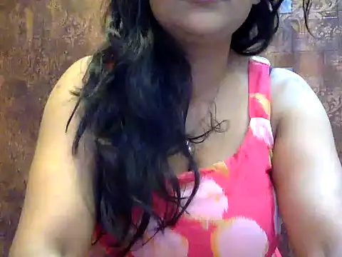 Snapshot of HaaniKaur chatting on 03/08/25, 07:49 HaaniKaur online show from 03/08/25, 07:49