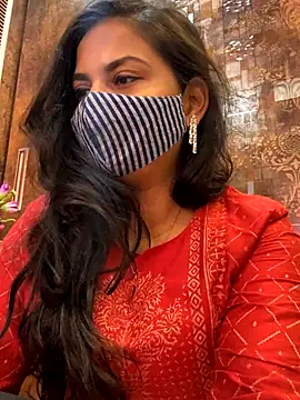 Snapshot of HaaniKaur chatting on 10/14/25, 07:09 HaaniKaur online show from 10/14/25, 07:09