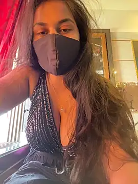 Snapshot of HaaniKaur chatting on 11/11/25, 08:03 HaaniKaur online show from 11/11/25, 08:03