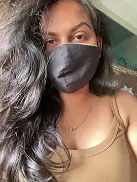 Snapshot of HaaniKaur chatting on 06/24/26, 10:25 HaaniKaur online show from 06/24/26, 10:25