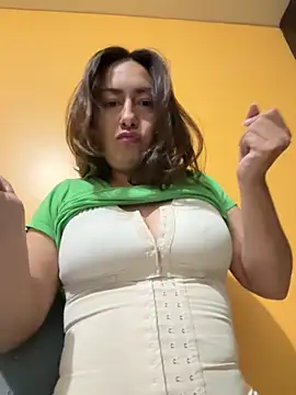 Snapshot of xLadyScarlettx chatting on 10/18/25, 02:36 xLadyScarlettx online show from 10/18/25, 02:36