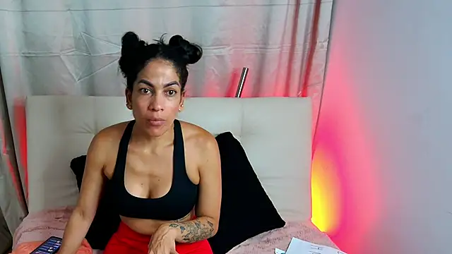 Snapshot of sara_smith45 chatting on 03/14/25, 06:18 sara smith45 online show from 03/14/25, 06:18