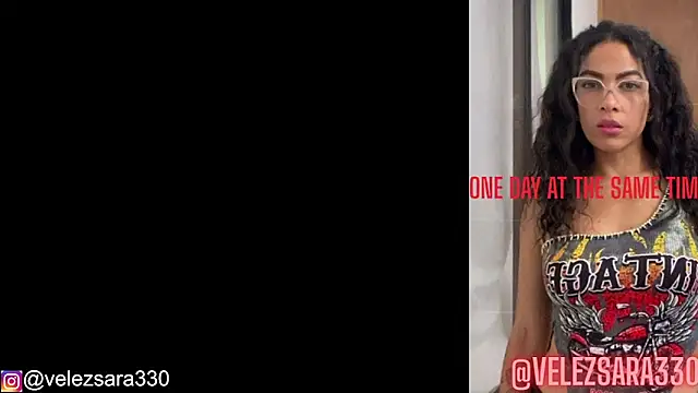 Snapshot of sara_smith45 chatting on 09/16/25, 11:00 sara smith45 online show from 09/16/25, 11:00