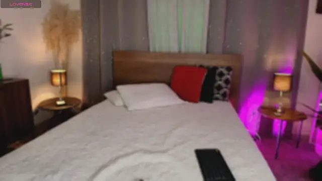 Snapshot of Isaa_Coleman_ chatting on 12/22/25, 07:55 Isaa Coleman online show from 12/22/25, 07:55